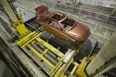 ELINDULT JAPÁNBAN AZ ÚJ LEXUS ES GYÁRTÁSA