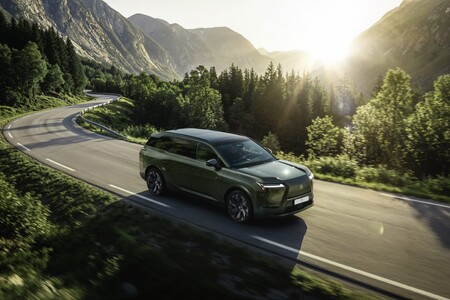 BEMUTATKOZIK A LEXUS ÚJ, TISZTÁN ELEKTROMOS SUV-JA, A TZ