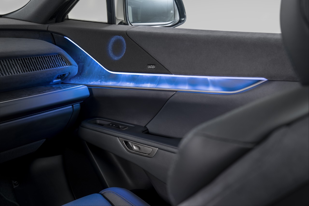 A JAPÁN VENDÉGSZERETET ÚJ INTERPRETÁCIÓJA: A LEXUS LOUNGE KONCEPCIÓ