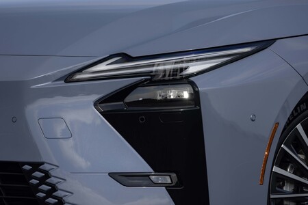 ÚJ LEXUS ES FORMAVILÁG: CLEAN TECH X ELEGANCE