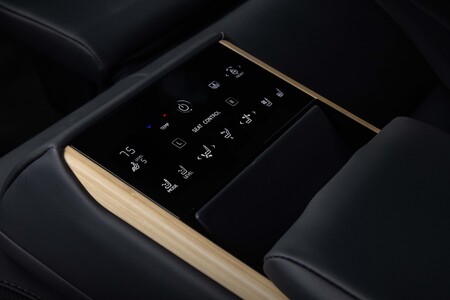 Új LEXUS ES  - AZ ÚJ GENERÁCIÓS LEXUS MULTIMÉDIA DEBÜTÁLÁSA