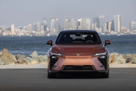 Új LEXUS ES  - AZ ÚJ GENERÁCIÓS LEXUS MULTIMÉDIA DEBÜTÁLÁSA