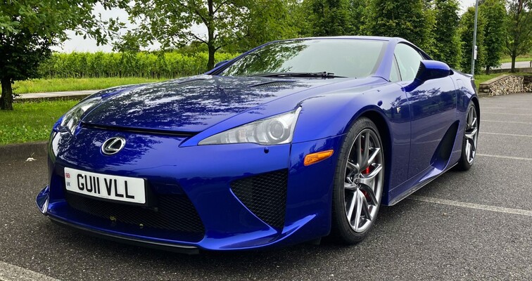 AMIKOR KÉT LEGENDA TALÁLKOZIK: LEXUS LFA ÉS AZ 1000 MIGLIA