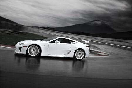 AMIKOR KÉT LEGENDA TALÁLKOZIK: LEXUS LFA ÉS AZ 1000 MIGLIA