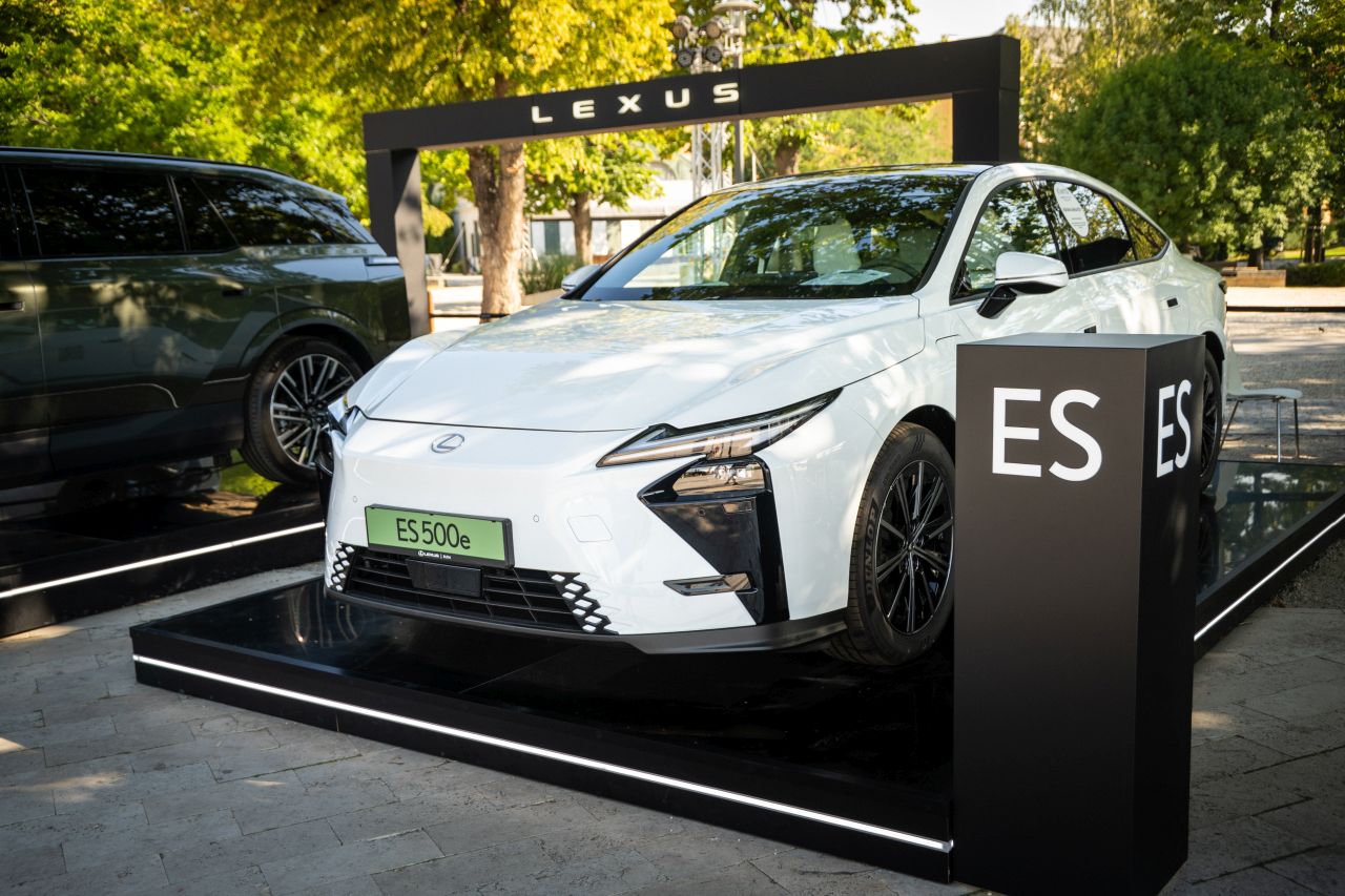 Nagyközönség előtt a Lexus elektromos újdonságai: Balatonfüreden debütál a Lexus ES és TZ!