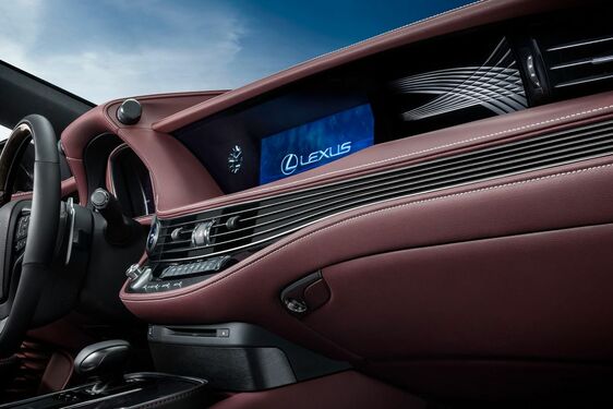 LEXUS LS: A KÉZZEL HAJTOGATOTT MESTERMŰ