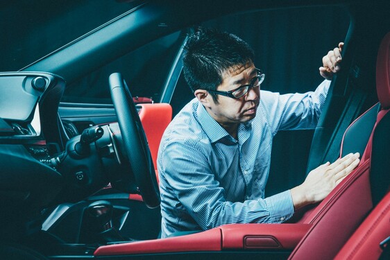 HÁROM ÉVEN ÁT FEJLESZTETTÉK A VADONATÚJ LEXUS ES KÜLÖNLEGES ÜLÉSEIT