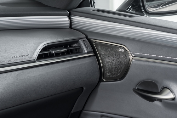 Beauty of a katana in the Lexus design