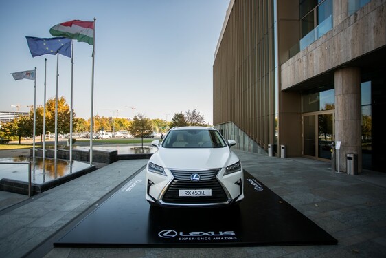 AZ ÉLMÉNY ÖSSZEKÖT – STRATÉGIAI MEGÁLLAPODÁST KÖT A LEXUS ÉS A MÜPA