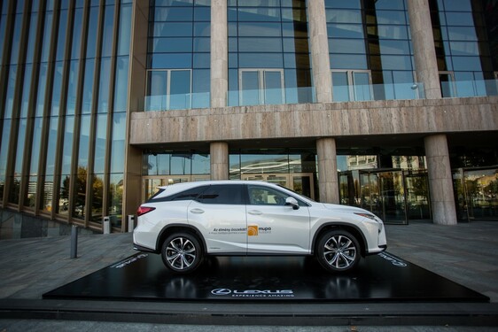 AZ ÉLMÉNY ÖSSZEKÖT – STRATÉGIAI MEGÁLLAPODÁST KÖT A LEXUS ÉS A MÜPA