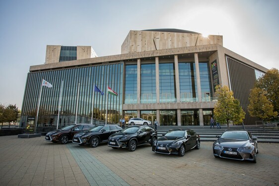 AZ ÉLMÉNY ÖSSZEKÖT – STRATÉGIAI MEGÁLLAPODÁST KÖT A LEXUS ÉS A MÜPA