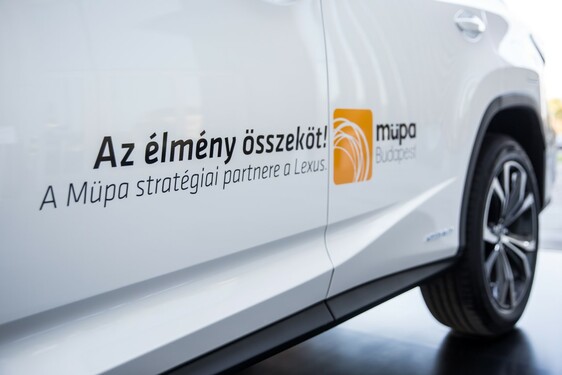 AZ ÉLMÉNY ÖSSZEKÖT – STRATÉGIAI MEGÁLLAPODÁST KÖT A LEXUS ÉS A MÜPA
