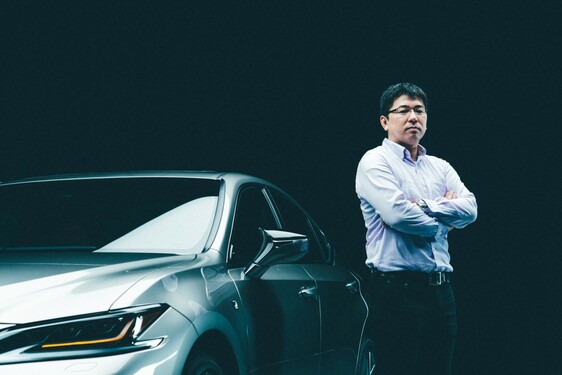  A VADONATÚJ LEXUS ES MEGTANÍT MINDENT, AMIT A CSENDRŐL TUDNUNK ÉRDEMES