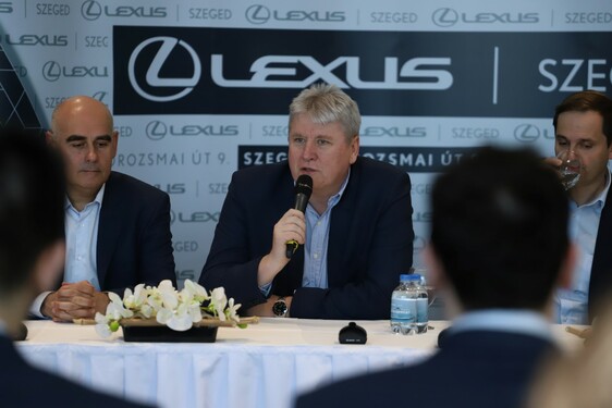 KÖRNYEZETBARÁT HIBRID LEXUSOKRA VÁLT A MOL-PICK SZEGED KÉZILABDACSAPATA