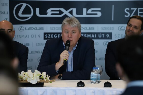 KÖRNYEZETBARÁT HIBRID LEXUSOKRA VÁLT A MOL-PICK SZEGED KÉZILABDACSAPATA