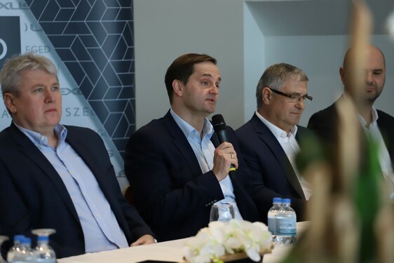 KÖRNYEZETBARÁT HIBRID LEXUSOKRA VÁLT A MOL-PICK SZEGED KÉZILABDACSAPATA