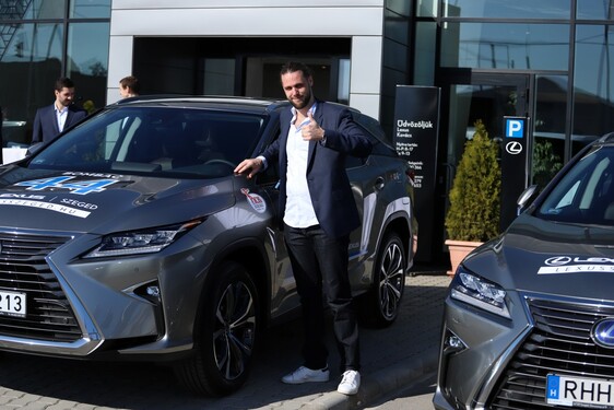 KÖRNYEZETBARÁT HIBRID LEXUSOKRA VÁLT A MOL-PICK SZEGED KÉZILABDACSAPATA