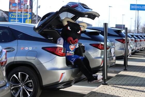 KÖRNYEZETBARÁT HIBRID LEXUSOKRA VÁLT A MOL-PICK SZEGED KÉZILABDACSAPATA