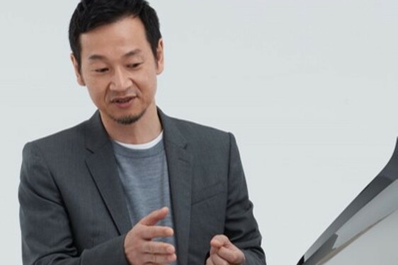  LEXUS UX: A RADIKÁLIS FORMAI TANULMÁNYTÓL A FELTŰNŐEN KÜLÖNLEGES CROSSOVERIG