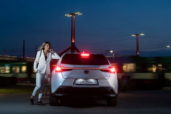 WEISZ FANNI LETT A LEXUS UX MÁRKANAGYKÖVETE 