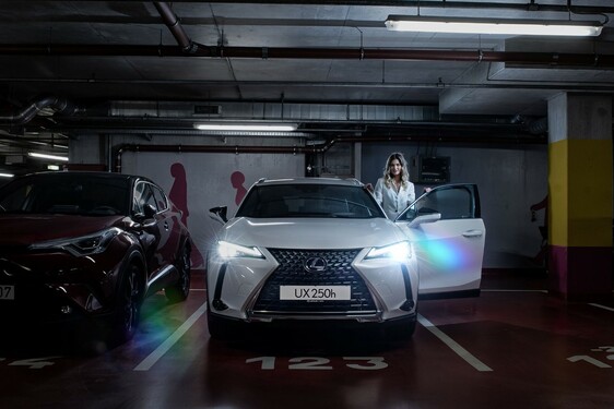 WEISZ FANNI LETT A LEXUS UX MÁRKANAGYKÖVETE 
