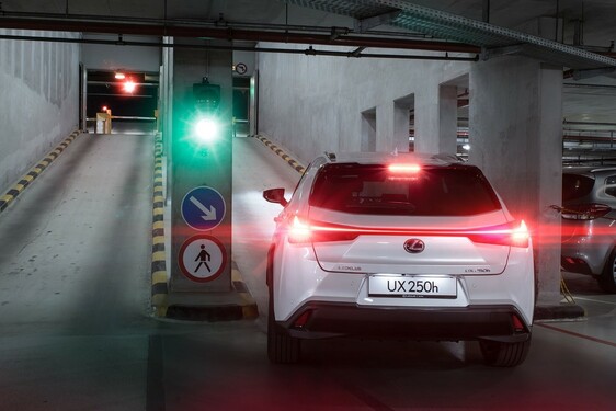 WEISZ FANNI LETT A LEXUS UX MÁRKANAGYKÖVETE 