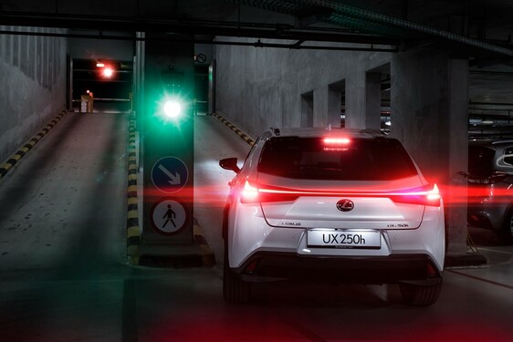 WEISZ FANNI LETT A LEXUS UX MÁRKANAGYKÖVETE 