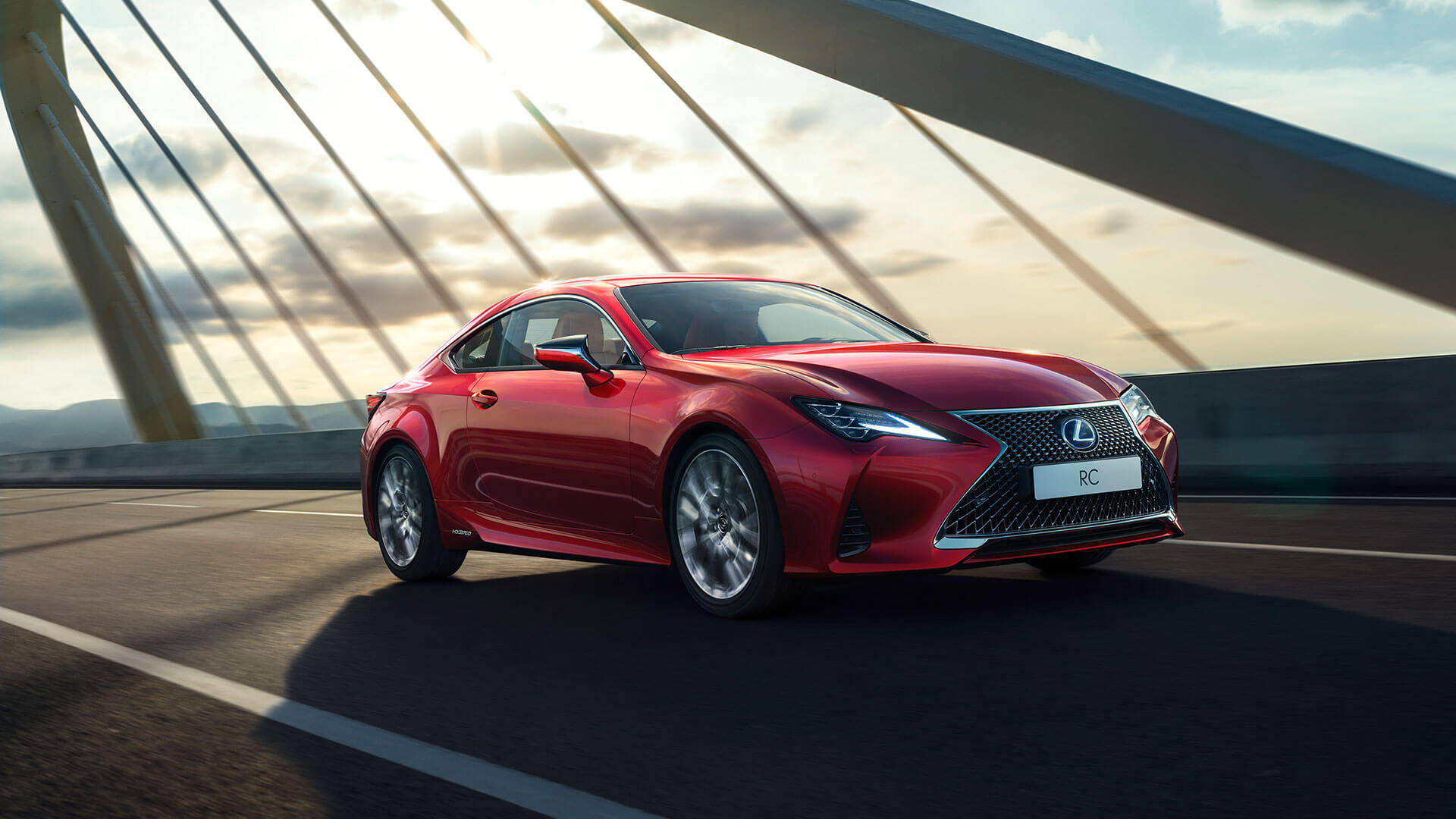 ÚJABB ÉRTÉKESÍTÉSI REKORDOKAT DÖNTÖTT A LEXUS