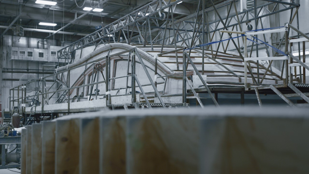 JÖN A LEXUS LY 650 LUXUSJACHT