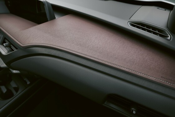 A JAPÁN ÖRÖKSÉG ÉS HAGYOMÁNYOK HATÁSA A VAONATÚJ LEXUS UX CROSSOVERRE   