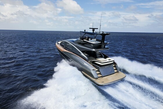  ETTŐL A LEXUSTÓL GARANTÁLTAN LEESIK AZ ÁLLA: ITT AZ LY 650 LUXUSYACHT