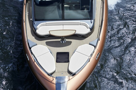  ETTŐL A LEXUSTÓL GARANTÁLTAN LEESIK AZ ÁLLA: ITT AZ LY 650 LUXUSYACHT