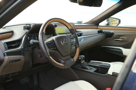 Lexus ES - Rodos 2019