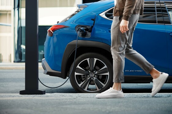 UX 300E: FIRST ALL-ELECTRIC LEXUS OFFERS CLASS-LEADING QUALITY AND A 10-YEAR BATTERY WARRANTY