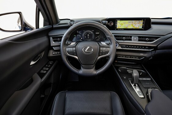  A LEXUS LÁTVÁNYOS CROSSOVER-FORMAVILÁGGAL LÉP BE AZ ELEKTROMOS AUTÓZÁS ÚJ KORSZAKÁBA