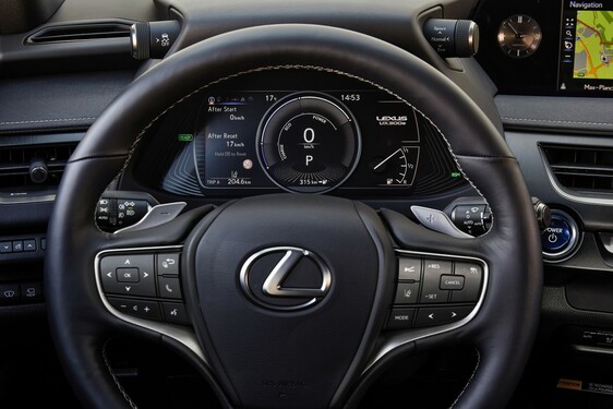  A LEXUS LÁTVÁNYOS CROSSOVER-FORMAVILÁGGAL LÉP BE AZ ELEKTROMOS AUTÓZÁS ÚJ KORSZAKÁBA