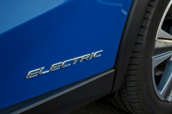  A LEXUS LÁTVÁNYOS CROSSOVER-FORMAVILÁGGAL LÉP BE AZ ELEKTROMOS AUTÓZÁS ÚJ KORSZAKÁBA