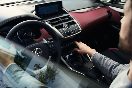  A LEXUS NX BIZONYULT EGYESÜLT KIRÁLYSÁG LEGJOBB HIBRID AUTÓJÁNAK