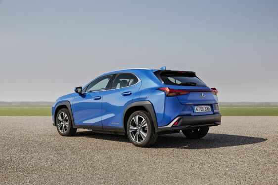  8 ÉRDEKES TÉNY AZ ELSŐ TISZTÁN ELEKTROMOS HAJTÁSÚ LEXUSRÓL