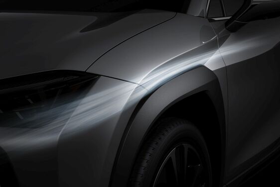  8 ÉRDEKES TÉNY AZ ELSŐ TISZTÁN ELEKTROMOS HAJTÁSÚ LEXUSRÓL