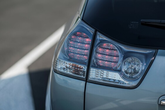 Lexus RX 400h vs. Lexus UX 250h: ennyit fejlődött a Lexus öntöltő hibrid elektromos hajtása 15 év alatt