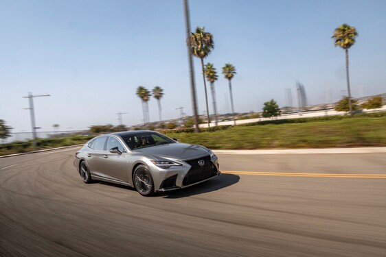 A Lexus LS tökéletesebb, mint valaha