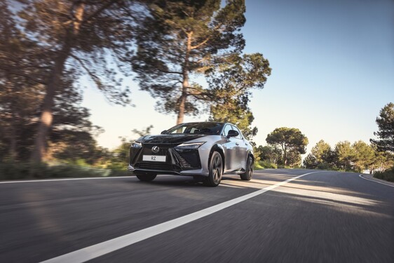 Lexus RZ 2025