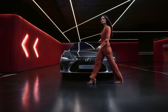 Lexus ES 2023
