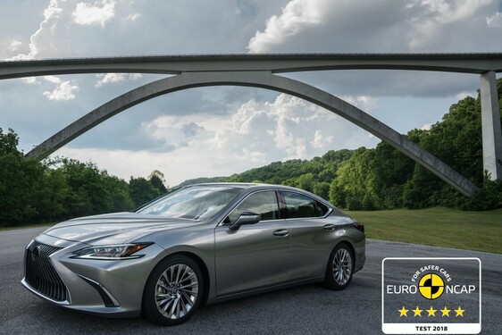 AZ ÚJ LEXUS ES AZ EURO NCAP ÁLTAL VALAHA TESZTELT LEGBIZTONSÁGOSABB PRÉMIUM SZEDÁN