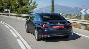 ES 300h Deep Blue