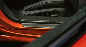 Különleges karneol fényezést kapott a Lexus LC kupé