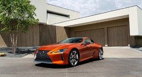 Különleges karneol fényezést kapott a Lexus LC kupé