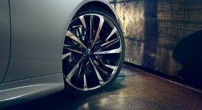 KABRIÓ VÁLTOZTOT KAPHAT A LEXUS LC SZUPERSPORT KUPÉ