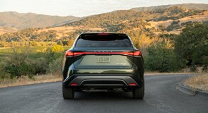 2023 RX 450h+ 